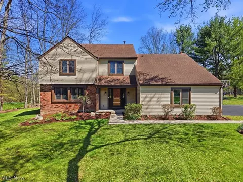 7308 Arborwood Dr, Hudson, OH 44236