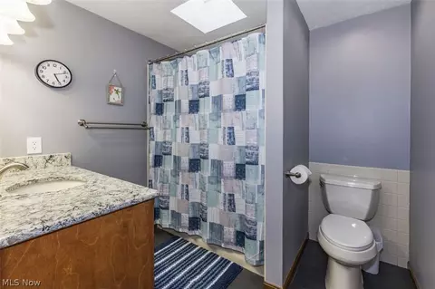 Bath - 5321 Swepstone St NW, Canton, OH 44708 photo 2 of 2