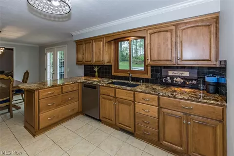 Kitchen - 5321 Swepstone St NW, Canton, OH 44708 photo 2 of 4