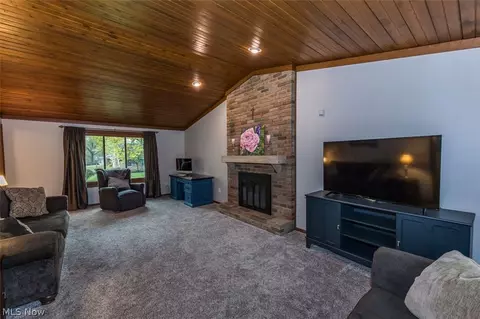Living - 5321 Swepstone St NW, Canton, OH 44708 photo 3 of 3
