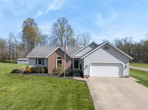 8863 Lynnpark St NE, Alliance, OH 44601