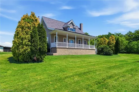 12159 Lawndell Rd SW, Navarre, OH 44662