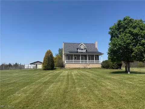 12159 Lawndell Rd SW, Navarre, OH 44662