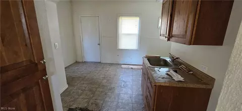 505 E 266th St, Euclid, OH 44132 photo 7
