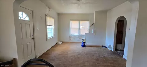 505 E 266th St, Euclid, OH 44132 photo 3