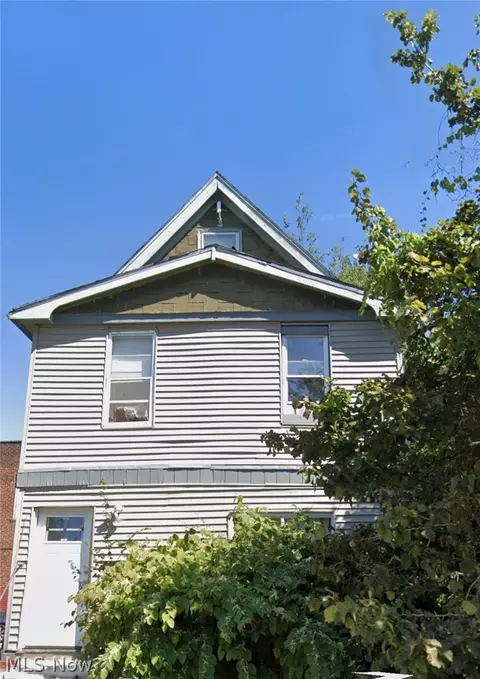 2621 E 111th St, Cleveland, OH 44104