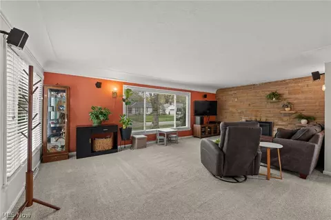 345 Miami Ave, Elyria, OH 44035 photo 6