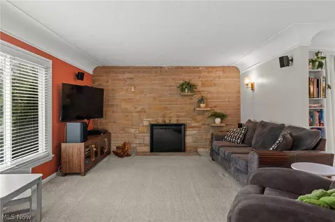 345 Miami Ave, Elyria, OH 44035 photo 7
