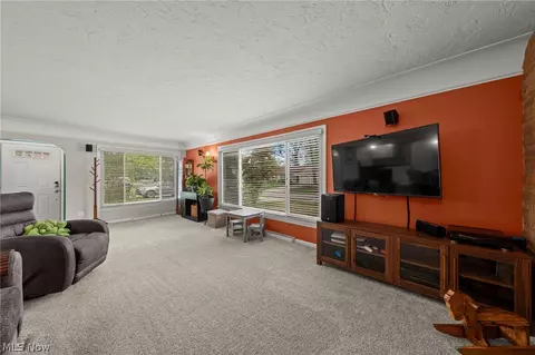 345 Miami Ave, Elyria, OH 44035 photo 9