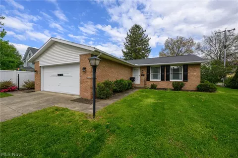 115 E 15th St, Dover, OH 44622