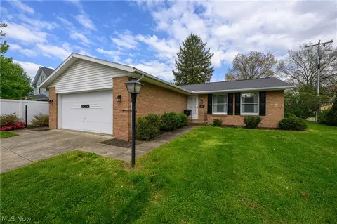 115 E 15th St, Dover, OH 44622