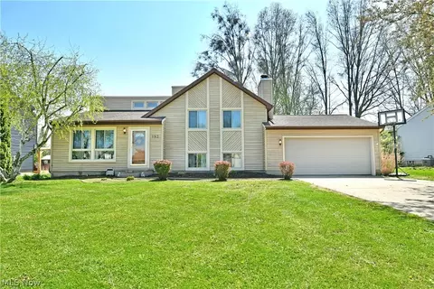 193 Chapel Hill Dr NW, Warren, OH 44483