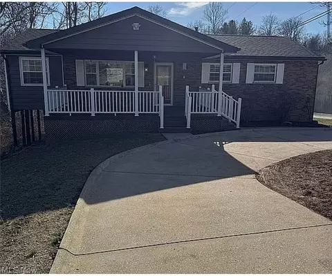 29 Highland Lake Ter, Washington, WV 26181