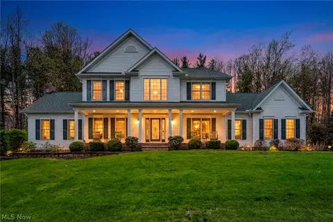 11280 Beechnut Ln, Chardon, OH 44024