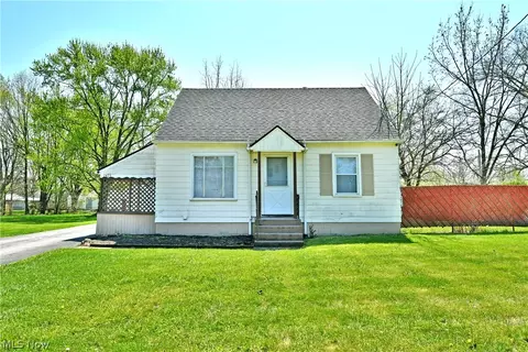 1479 Hamilton St SW, Warren, OH 44485