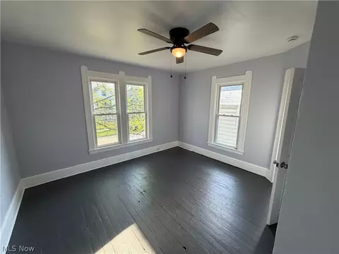 Bedroom - 347 11th St, Elyria, OH 44035 photo 3 of 4