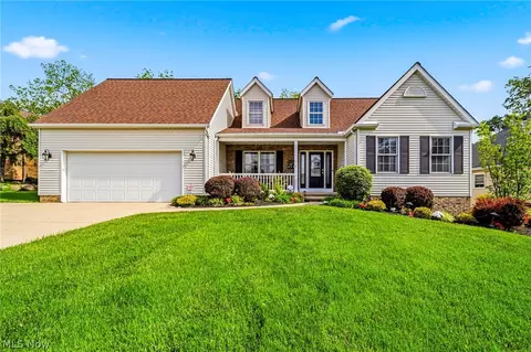 30190 Bonnie View Dr, Wickliffe, OH 44092