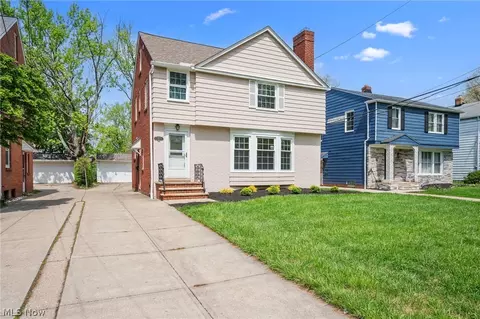 22875 Fairmount Blvd, Shaker Heights, OH 44118
