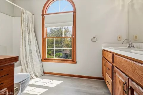 Bath - 5347 Ashby St NW, Canton, OH 44708 photo 2 of 4
