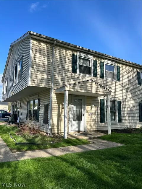 144 Canterbury Ln #D-29, Medina, OH 44256