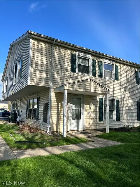 144 Canterbury Ln #D-29, Medina, OH 44256