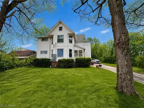 29734 Euclid Ave, Wickliffe, OH 44092