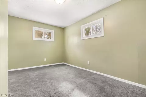 Bedroom - 405 Baldwin Rd, Akron, OH 44312 photo 2 of 3