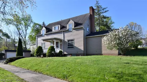 2423 Eaton Rd, University Heights, OH 44118