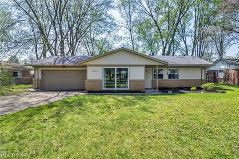 28523 Holly Dr, North Olmsted, OH 44070