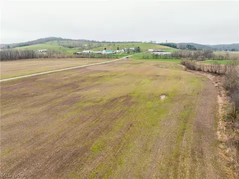 Licking Valley Road, Frazeysburg, OH 43830
