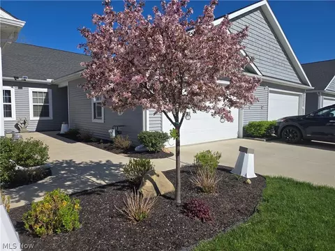 413 Deer Xing, Elyria, OH 44035