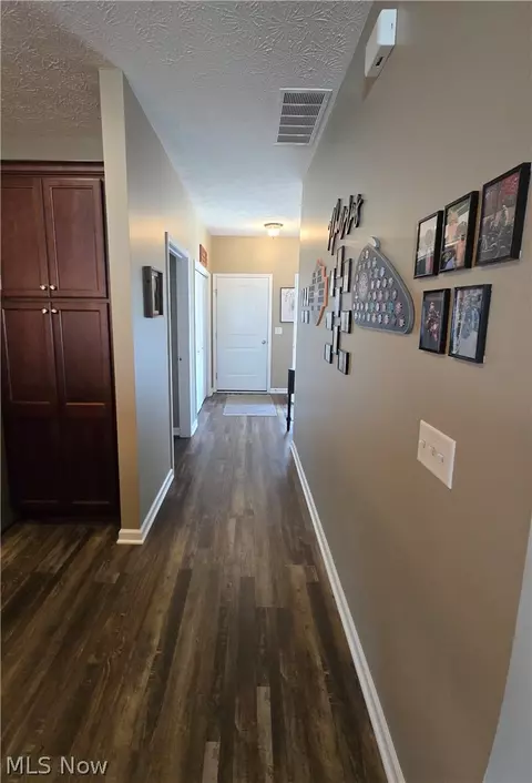 413 Deer Xing, Elyria, OH 44035 photo 6