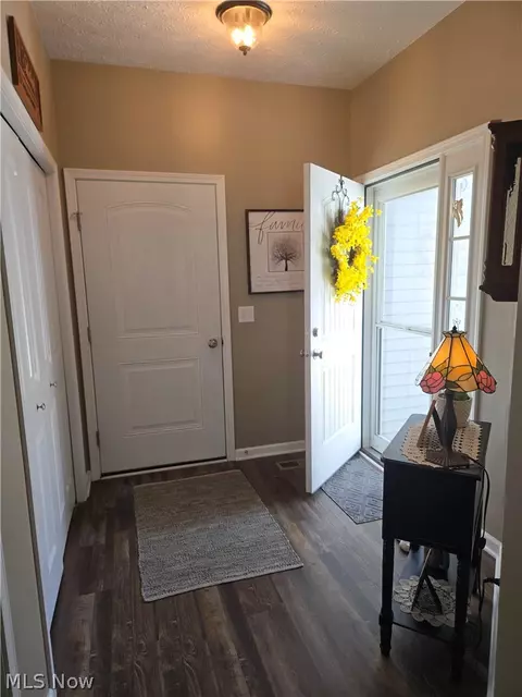 413 Deer Xing, Elyria, OH 44035 photo 4