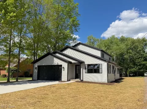 315 N Plum St, Gnadenhutten, OH 44629