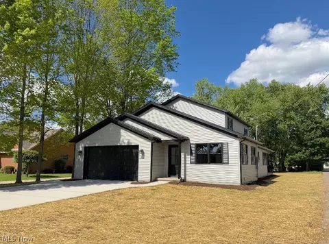315 N Plum St, Gnadenhutten, OH 44629
