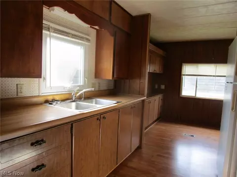1626 E Apt 191 E 51st St, Ashtabula, OH 44004 photo 24