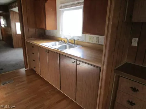 1626 E Apt 191 E 51st St, Ashtabula, OH 44004 photo 33