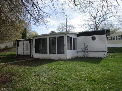 1626 E Apt 191 E 51st St, Ashtabula, OH 44004 photo 10