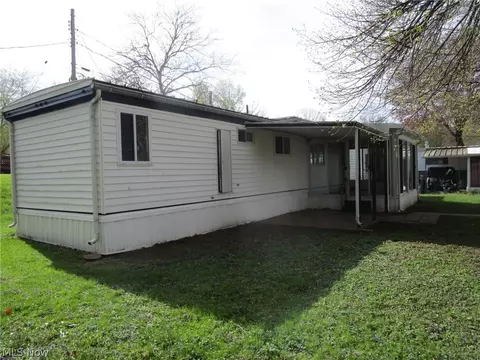 1626 E Apt 191 E 51st St, Ashtabula, OH 44004 photo 7