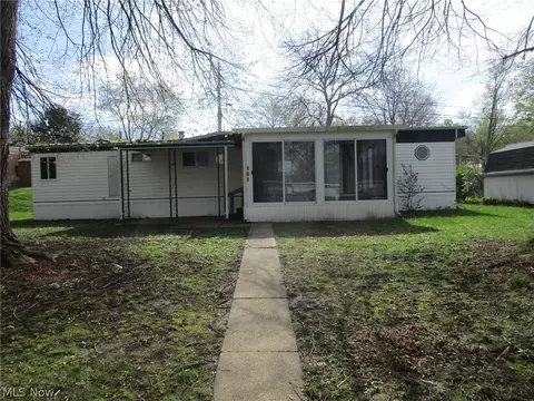 1626 E Apt 191 E 51st St, Ashtabula, OH 44004 photo 11