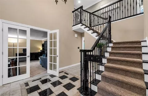 Entry Way - 106 Lethbridge Cir, Akron, OH 44321 photo 2 of 3