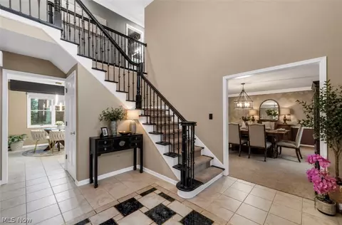 Entry Way - 106 Lethbridge Cir, Akron, OH 44321 photo 1 of 3