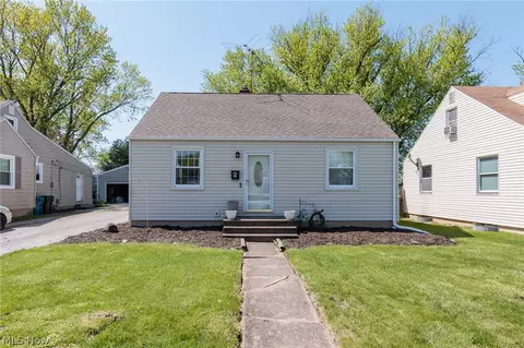 838 Warwick Dr, Sheffield Lake, OH 44054