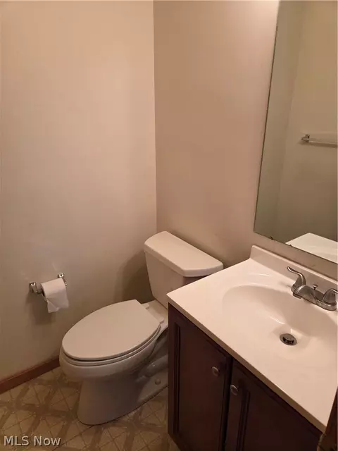 Bath - 220 Montgomery Dr, Canfield, OH 44406 photo 1 of 4