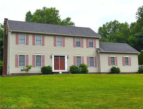 220 Montgomery Dr, Canfield, OH 44406