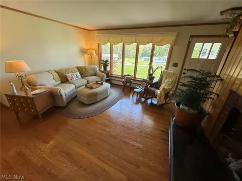 6145 Wolf Run Rd SE, Dennison, OH 44621 photo 4