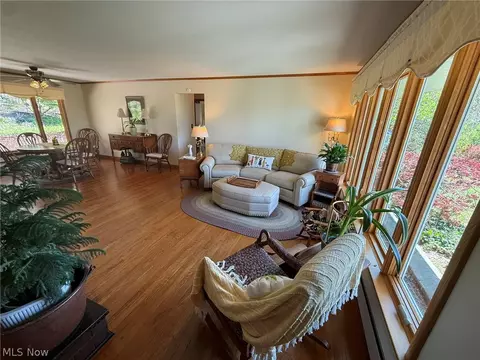 6145 Wolf Run Rd SE, Dennison, OH 44621 photo 5