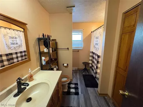 Bath - 503 Meadowridge Ave NW, Canton, OH 44708 photo 2 of 2