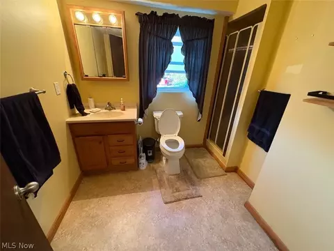 Bath - 503 Meadowridge Ave NW, Canton, OH 44708 photo 1 of 2