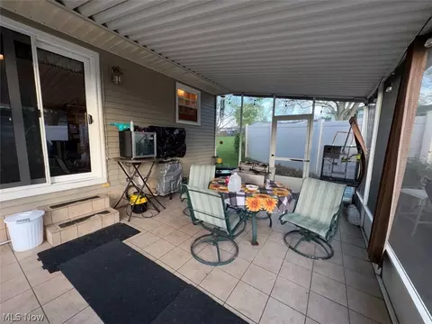 Exterior - 503 Meadowridge Ave NW, Canton, OH 44708 photo 1 of 7